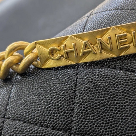 CHANEL Shoulder Bag Leather Grained Calfskin Gray with Gold Chain - Picture 6 of 16